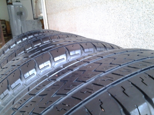 ขายยาง 265/70 ราคาประหยัด สำหรับคนจำกัดงบครับ ปี 2012 บริสโตน สภาพดีครับ