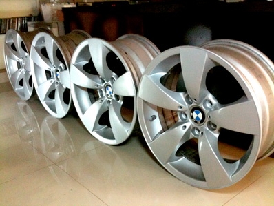 ล้อแม็กซ์ BMW ขนาด 17นิ้ว 5 รู 120 สภาพดีทั้งชุดครับ ดูสินค้าเพิ่มได้ที่ www.phongcar2481.com ล้อแม็กซ์ BMW ขนาด 17นิ้ว 5 รู 120 สภาพดีทั้งชุดครับ ดูสินค้าเพิ่มได้ที่ www.phongcar2481.com