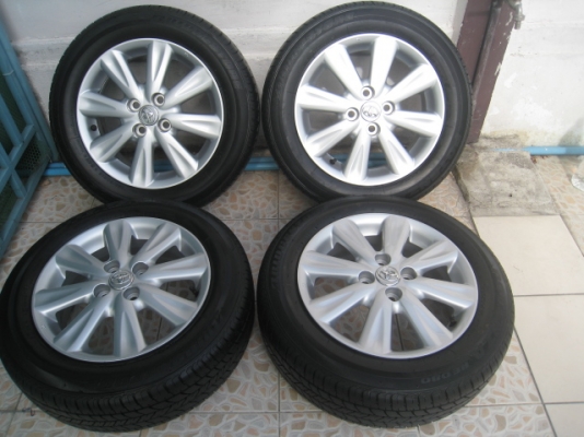 ขายล้อแม็ก Toyota yaris 15"x5.5" et45 4รู100 + ยางปี 1913 ครับ  สนใจติดต่อ เล็กคลองสามครับ (081-3747940)