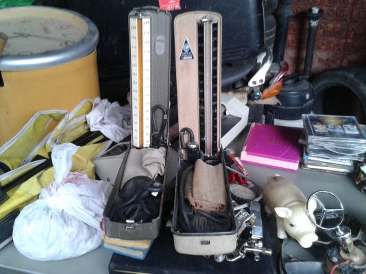 ที่วัดความดันโบรานไว้โชว์ 2 ตัว 600