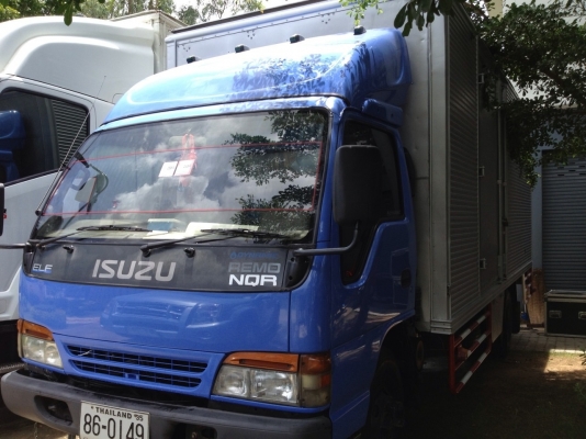 ขาย6 ล้อ isuzu NQR