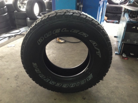 ขายยางใหม่ BRIDGESTONE AT 265/70/16 ตัวหนังสือขาว