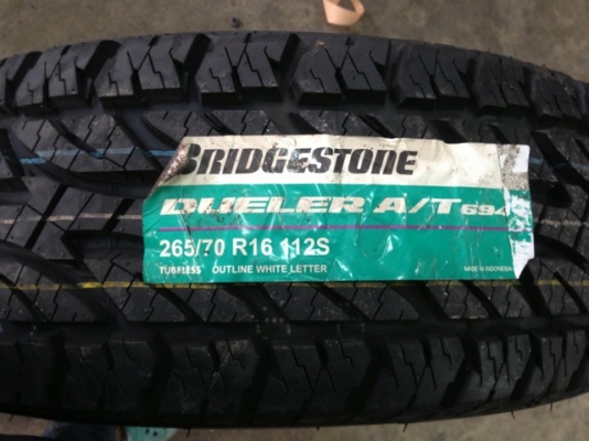 ขายยางใหม่ BRIDGESTONE AT 265/70/16 ตัวหนังสือขาว