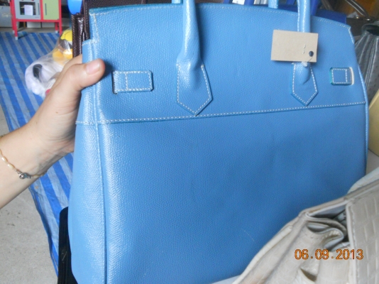 กระเป๋าผู้หญิงของแท้จากญี่ปุ่นมีผลิตที่ USA.ฝรั่งเศษ, อื่นๆ ใช้มาน้อยมากอย่างสวย หาตำหนิไม่เจอ กระเป๋าผู้หญิงของแท้จากญี่ปุ่นมีผลิตที่ USA.ฝรั่งเศษ, อื่นๆ ใช้มาน้อยมากอย่างสวย หาตำหนิไม่เจอ