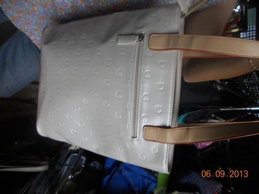 กระเป๋าผู้หญิงของแท้จากญี่ปุ่นมีผลิตที่ USA.ฝรั่งเศษ, อื่นๆ ใช้มาน้อยมากอย่างสวย หาตำหนิไม่เจอ กระเป๋าผู้หญิงของแท้จากญี่ปุ่นมีผลิตที่ USA.ฝรั่งเศษ, อื่นๆ ใช้มาน้อยมากอย่างสวย หาตำหนิไม่เจอ