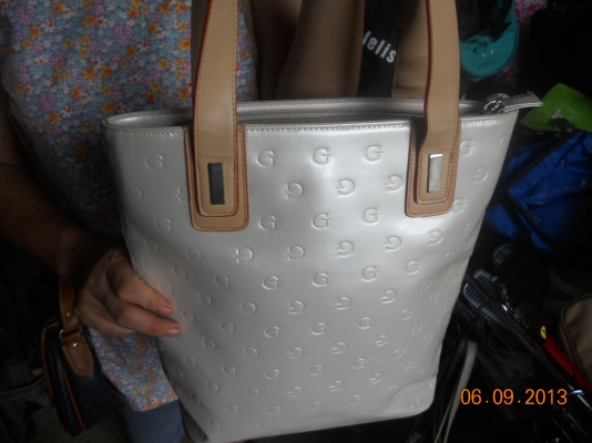 กระเป๋าผู้หญิงของแท้จากญี่ปุ่นมีผลิตที่ USA.ฝรั่งเศษ, อื่นๆ ใช้มาน้อยมากอย่างสวย หาตำหนิไม่เจอ กระเป๋าผู้หญิงของแท้จากญี่ปุ่นมีผลิตที่ USA.ฝรั่งเศษ, อื่นๆ ใช้มาน้อยมากอย่างสวย หาตำหนิไม่เจอ