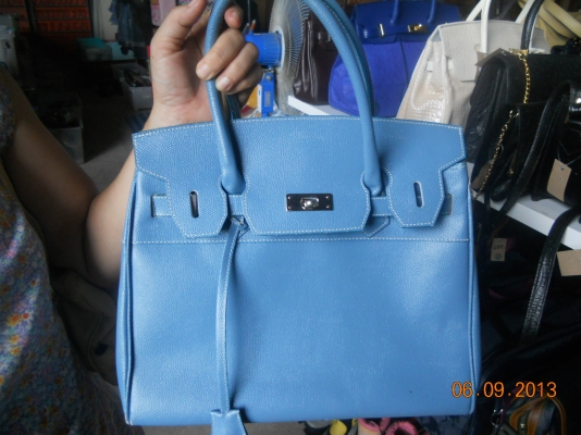 กระเป๋าผู้หญิงของแท้จากญี่ปุ่นมีผลิตที่ USA.ฝรั่งเศษ, อื่นๆ ใช้มาน้อยมากอย่างสวย หาตำหนิไม่เจอ