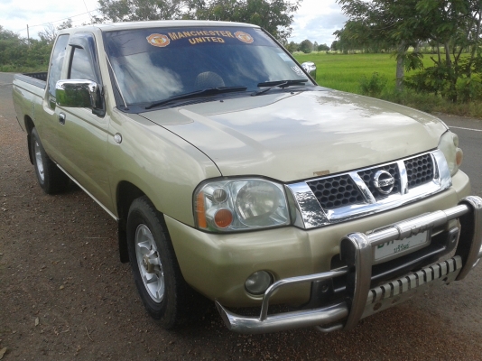 นิสสันรถสวยพร้อมใช้เครื่องดีเอกสารทะเบียนพร้อมรถปี่ 2548