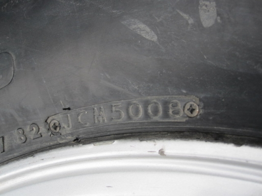 แม็กโตโยต้า D4D + ยาง 31 ทั้งชุด 9,000-