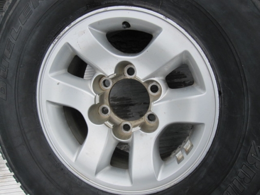 แม็กโตโยต้า D4D + ยาง 31 ทั้งชุด 9,000-