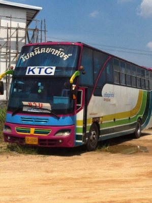 ขายด่วนรถบัส หกล้อ ยาว 12 m 48 ที่นั่ง พร้อมใช้ Tel.089-8312115