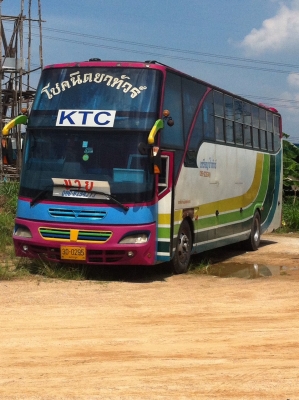 ขายด่วนรถบัส หกล้อ ยาว 12 m 48 ที่นั่ง พร้อมใช้ Tel.089-8312115