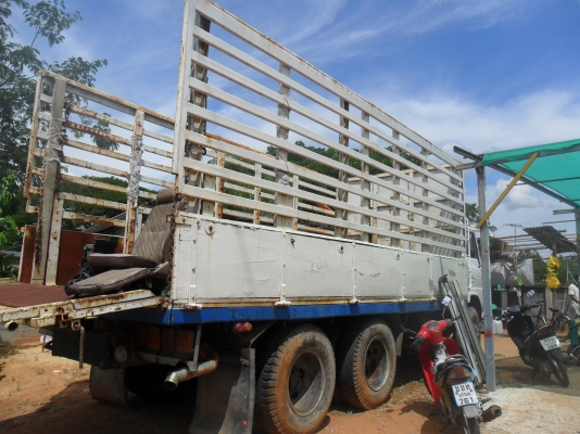 ฮีโน่ เจ้าอินทรีย์ เครื่อง HO7D 195 แรงม้า เพลาเดียว กระบะไม้