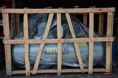 เครื่องปั๊มลมขนาด350 ลิตร มอเเตอร์ 10 แรงของใหม่ ราคาถูก