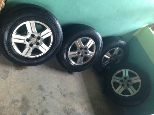 ขายแม็กพร้อมยาง วีโก้