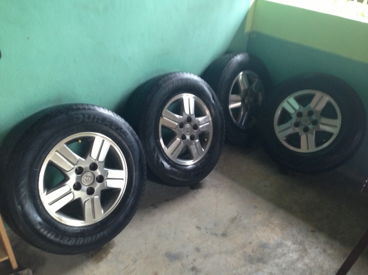 ขายแม็กพร้อมยาง วีโก้