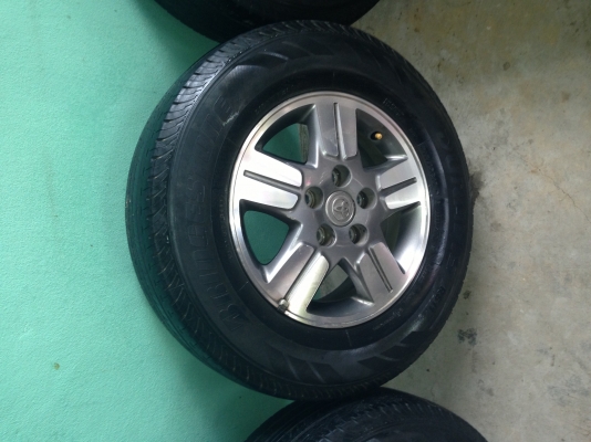 ขายแม็กพร้อมยาง วีโก้