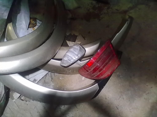 ขายอะไหลรถ  ระเบิดรถแต่ง จำนวนมาก