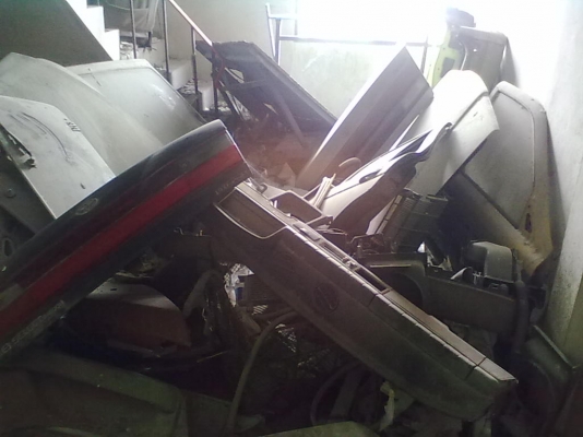 ขายอะไหลรถ  ระเบิดรถแต่ง จำนวนมาก