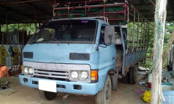 รถบรรทุก 6 ล้อ ยี่ห้อ TOYOTA