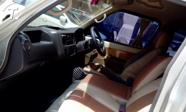 NISSAN urvan มือเดียว ปี 2004 แต่ง VIP สวยงาม รถสวยพร้อมใช้งาน