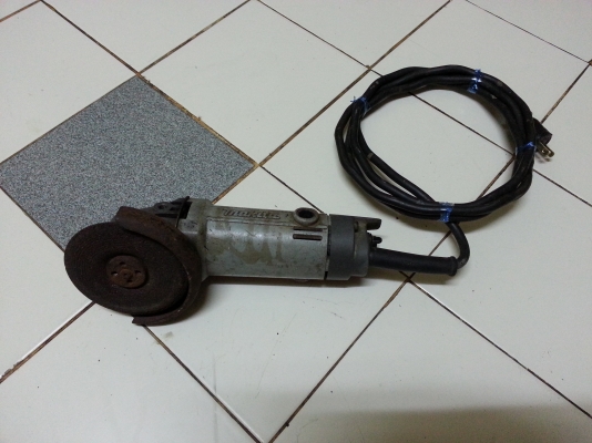 ขายหินเจีย(ลูกหมู)ขนาดใส่ใบ4นิ้วยี่ห้อMAKITAรุ่น9500ของแท้MADE IN JAPAN