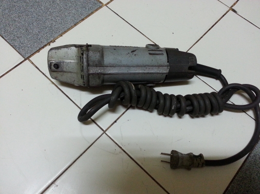 ขายหินเจีย(ลูกหมู)ขนาดใส่ใบ4นิ้วยี่ห้อMAKITAรุ่น9500ของแท้MADE IN JAPAN