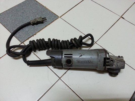 ขายหินเจีย(ลูกหมู)ขนาดใส่ใบ4นิ้วยี่ห้อMAKITAรุ่น9500ของแท้MADE IN JAPAN