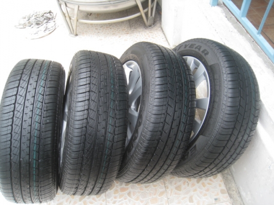 ขายล้อแม็ก Honda civic fb ป้ายแดง 16"x6.5" et45 5รู114.3 +ยางปี 3313 ตุ่มหน้ายางและสีมีทุกเส้นครับ  สนใจติดต่อเล็กคลองสาม (081-3747940)