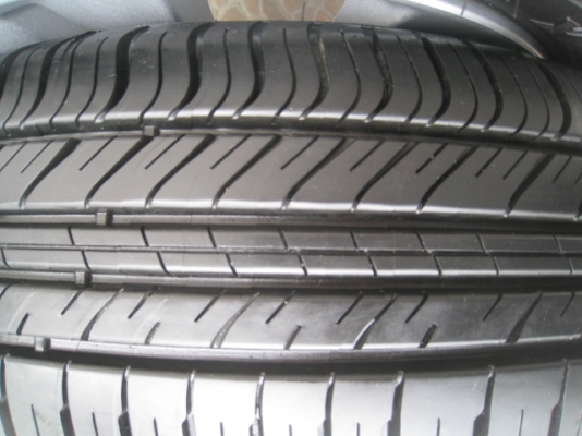 ขายล้อแม็ก Honda city ป้ายแดง 15"x5.5" et45 4รู100 + ยาง ปี 2113  สนใจติดต่อเล็กคลองสามครับ (081-3747940)