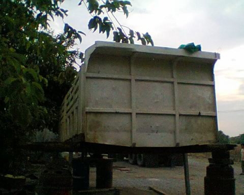 ขายกะบะดั้ม10 ล้อ ครบชุด FUSO527(ขายใหม่หลุดมัดจำ)