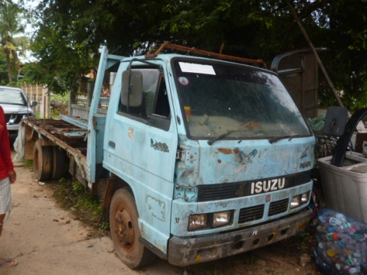 ขายรถหกล้อ NPR   ตัวแท้  เคื่รอง  110