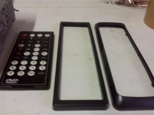 วิทยุติดรถ iรีโมทย์ สภาพพร้อมใช้ 2 ตัว 1,200 บาท ครับ MP3 USB DVD FM