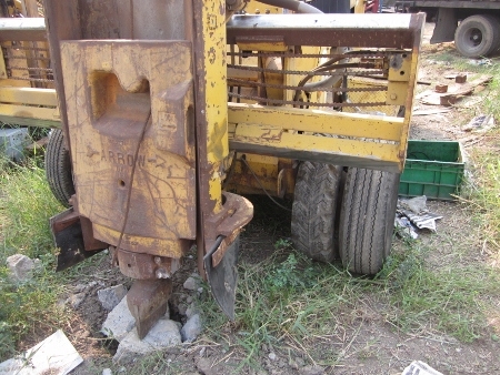 ขาย-รถทุบพื้น / ตอกคอนกรีต ARROW: D353 เครื่องยนต์ดีเซล มือสองนำเข้าจากนอก สภาพพร้อมใช้งาน