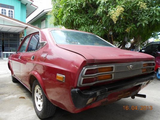 ขาย mazda 929 หน้ายักษ์ classic 4 ประตู ขายกันถูกๆ เชิญครับ