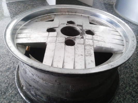 ขาย แม็กขอบ 13 ... 114 กว้าง7 นิ้ว. 4 วง   2500บาท ไม่คดไม่ดุ้งครับของแท้ ญี่ปุ่นไม่เหมือนใคร ลด3800