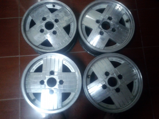 ขาย แม็กขอบ 13 ... 114 กว้าง7 นิ้ว. 4 วง   2500บาท ไม่คดไม่ดุ้งครับของแท้ ญี่ปุ่นไม่เหมือนใคร ลด3800