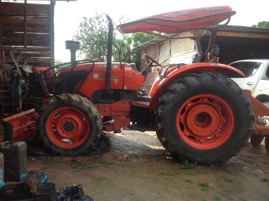 ขายรถไถ Kubota M 7040 สภาพ ดีเหมือนใหม่