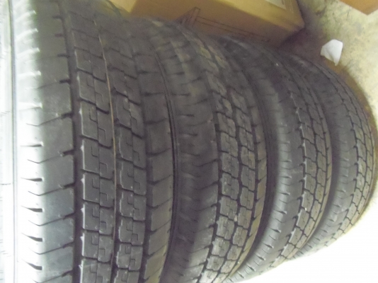 ขายยางดันลอป 215/70/15 ปี 13  ถอดป้ายแดง