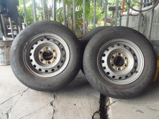 ขายล้อกะทะ 6 รู ยางบริดโตน R611 215/70/15 ปี 11