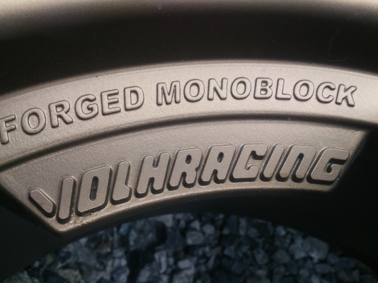 ขายแม็กTE37  6รู 139.7ขอบ17 พร้อมยางบริสโตร์265/65R17  สวยๆ จำนวน 1 ชุด