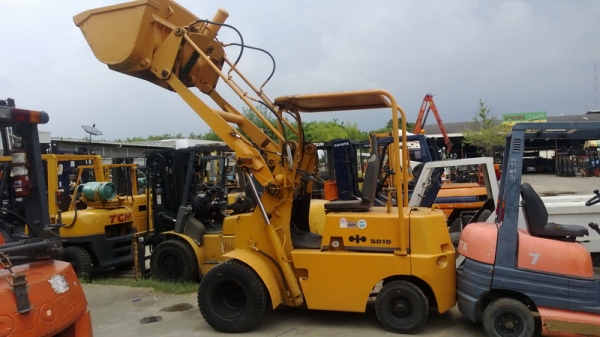 รถตัก KOMATSU SD10 ล้อหน้าคู่ เดิมๆ