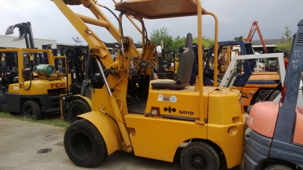 รถตัก KOMATSU SD10 ล้อหน้าคู่ เดิมๆ รถตัก KOMATSU SD10 ล้อหน้าคู่ เดิมๆ