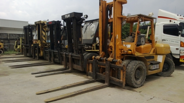 บริษัท บางบอน ฟอร์คลิฟท์ จำกัด  บริการรถให้เช่า ตั่งแต่ 1.5 ตัน - 15 ตัน