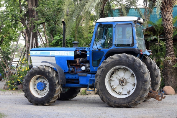 ขายรถแทรกเตอร์ FORD TW-25 2 เพลา รถเก่านอก ไม่มีเอกสาร สนใจ 086-7757900