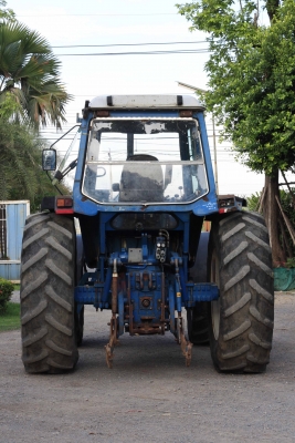 ขายรถแทรกเตอร์ FORD TW-25 2 เพลา รถเก่านอก ไม่มีเอกสาร สนใจ 086-7757900