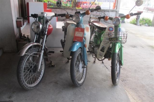 ขายเหมารถโบราณ 3 คันถูกๆอ่านรายละเอียดด้านในครับ จ.ชลบรี