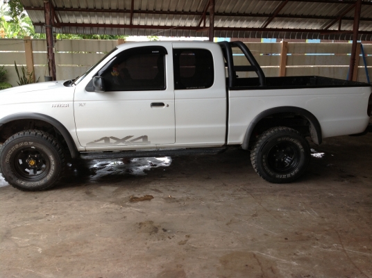 ขายฟอร์ด โฟวิน ปี2542 สภาพสวย กันชนหน้า-หลังแต่งมีฟรีล็อค ยางดี4เส้น รถที่บ้านใช้เอง ติดต่อคุณไก่0861237456