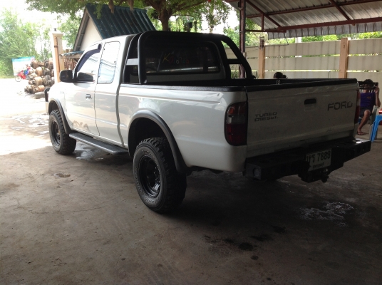 ขายฟอร์ด โฟวิน ปี2542 สภาพสวย กันชนหน้า-หลังแต่งมีฟรีล็อค ยางดี4เส้น รถที่บ้านใช้เอง ติดต่อคุณไก่0861237456