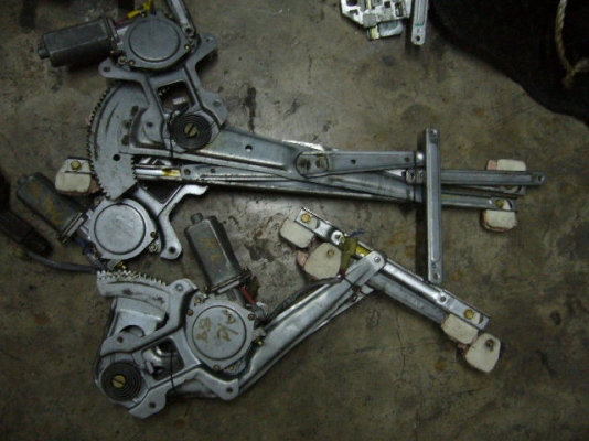 รางกระจกไฟฟ้าแอคคอร์ด 88-89 ทั้งชุด